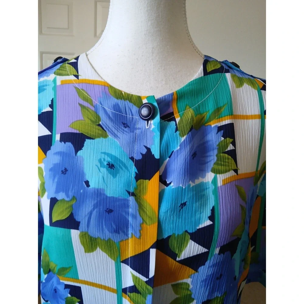 Vintage CAMI Blouse Women's Size 8 Blue Multi Floral Short‎ Sleeve Round Neck